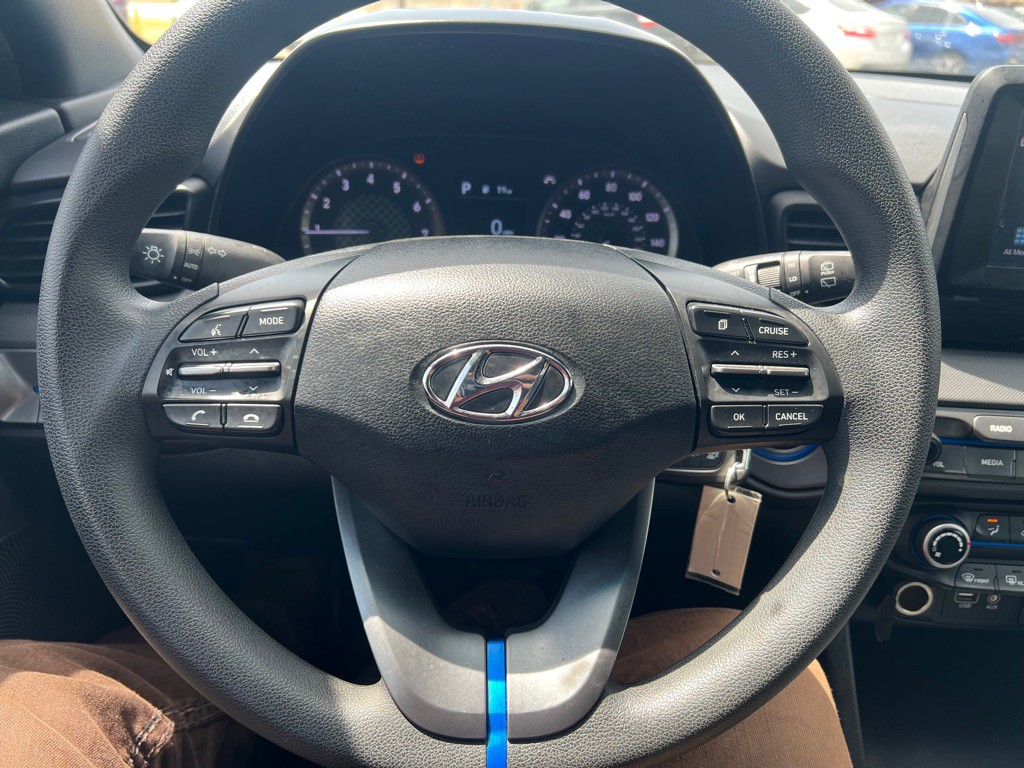 2019 Hyundai Veloster Image 18