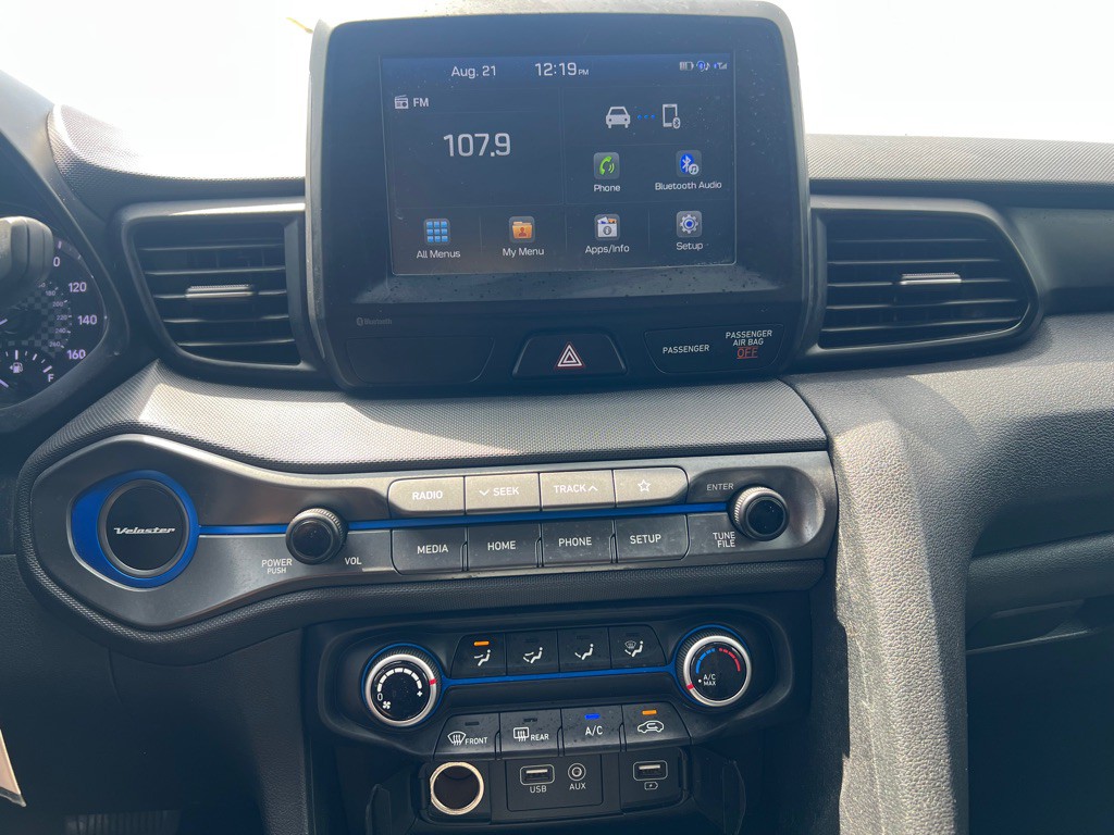 2019 Hyundai Veloster Image 19