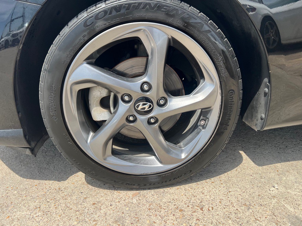2019 Hyundai Veloster Image 21