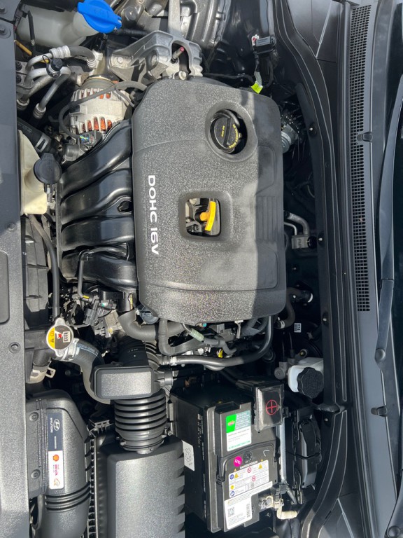 2019 Hyundai Veloster Image 22