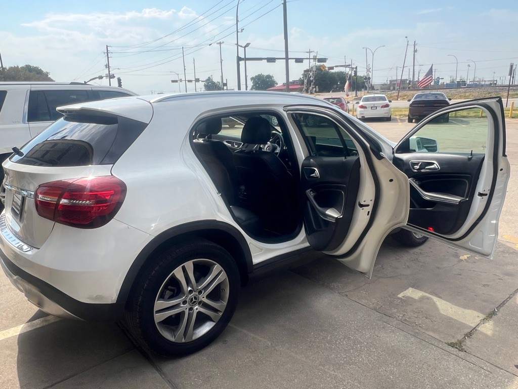 2019 Mercedes-Benz GLA-Class Image 12