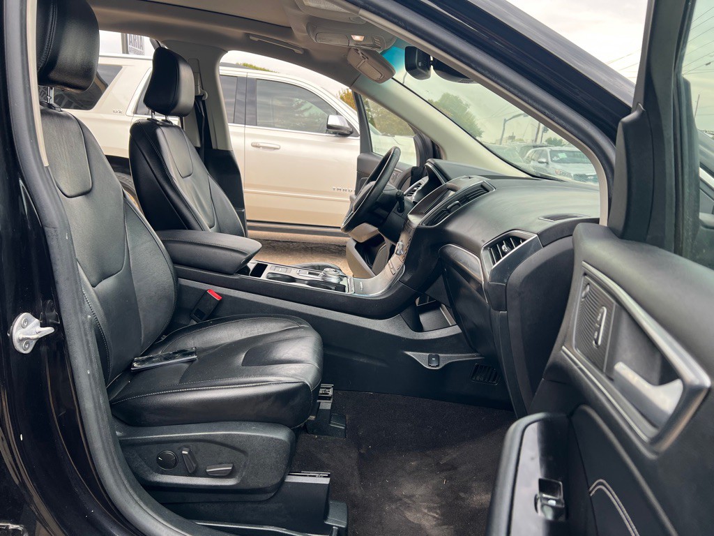 2020 Ford Edge Image 15