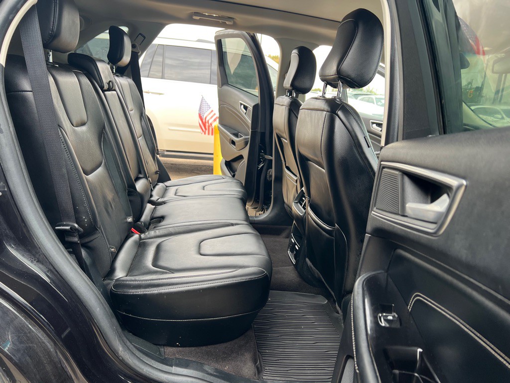 2020 Ford Edge Image 16