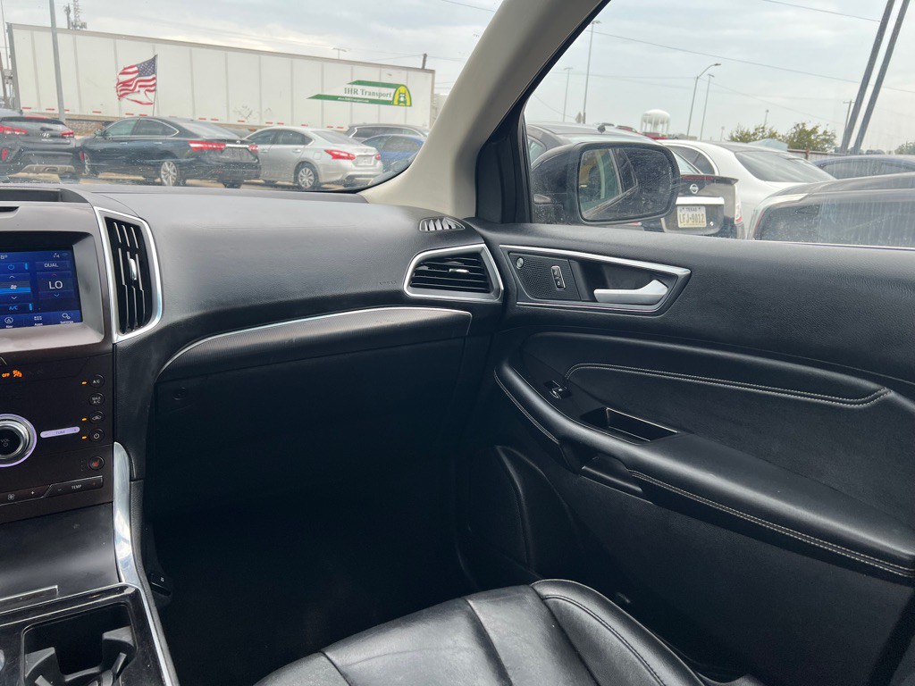 2020 Ford Edge Image 18