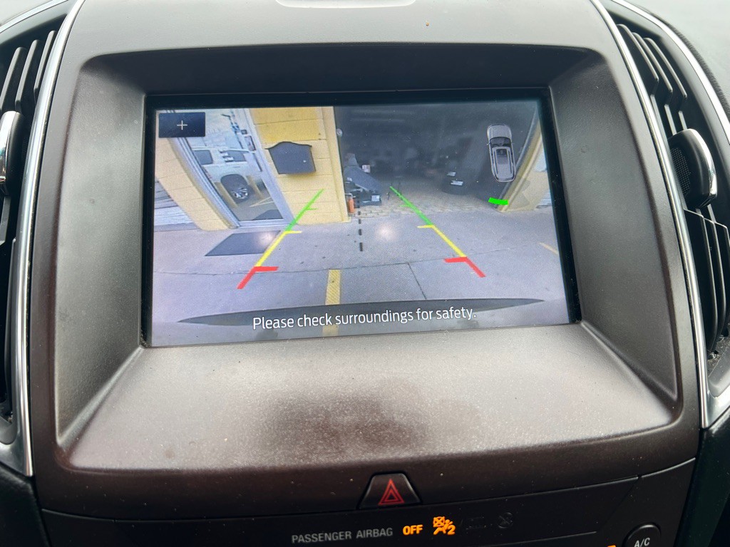 2020 Ford Edge Image 21