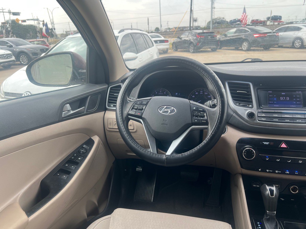 2016 Hyundai Tucson Image 17