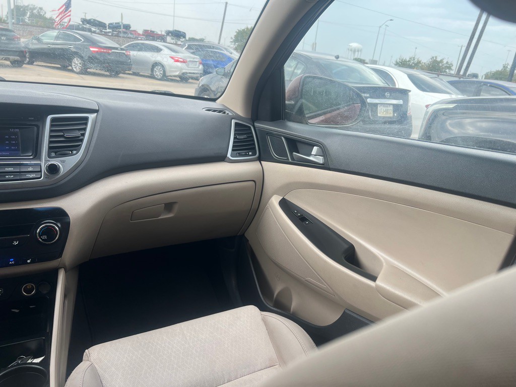 2016 Hyundai Tucson Image 18