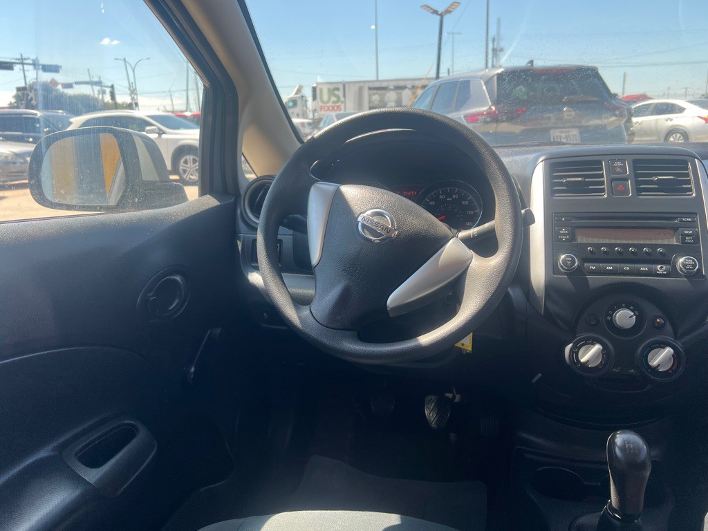 2014 Nissan Versa Image 17