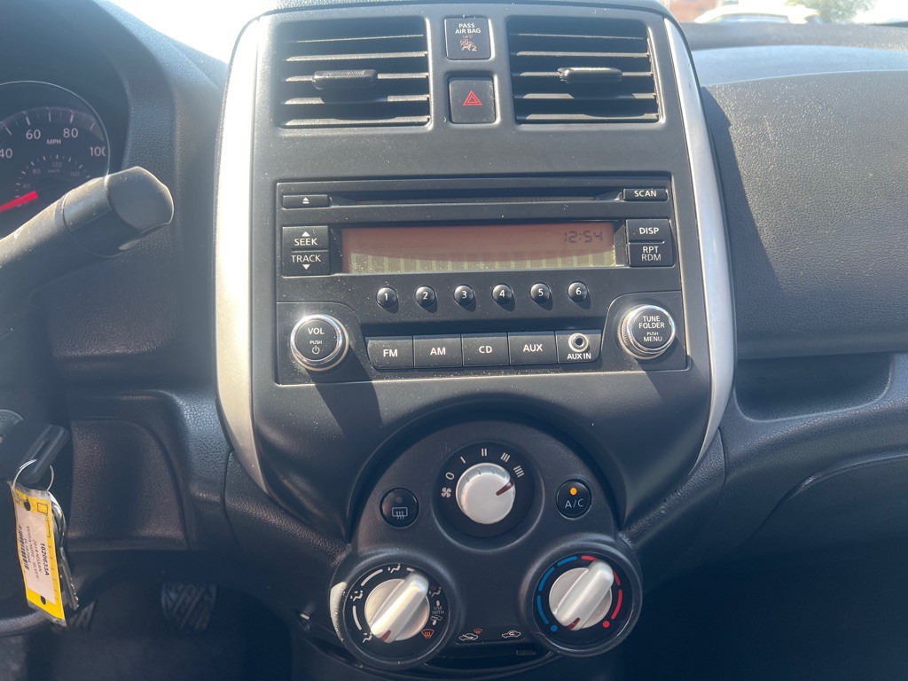 2014 Nissan Versa Image 19