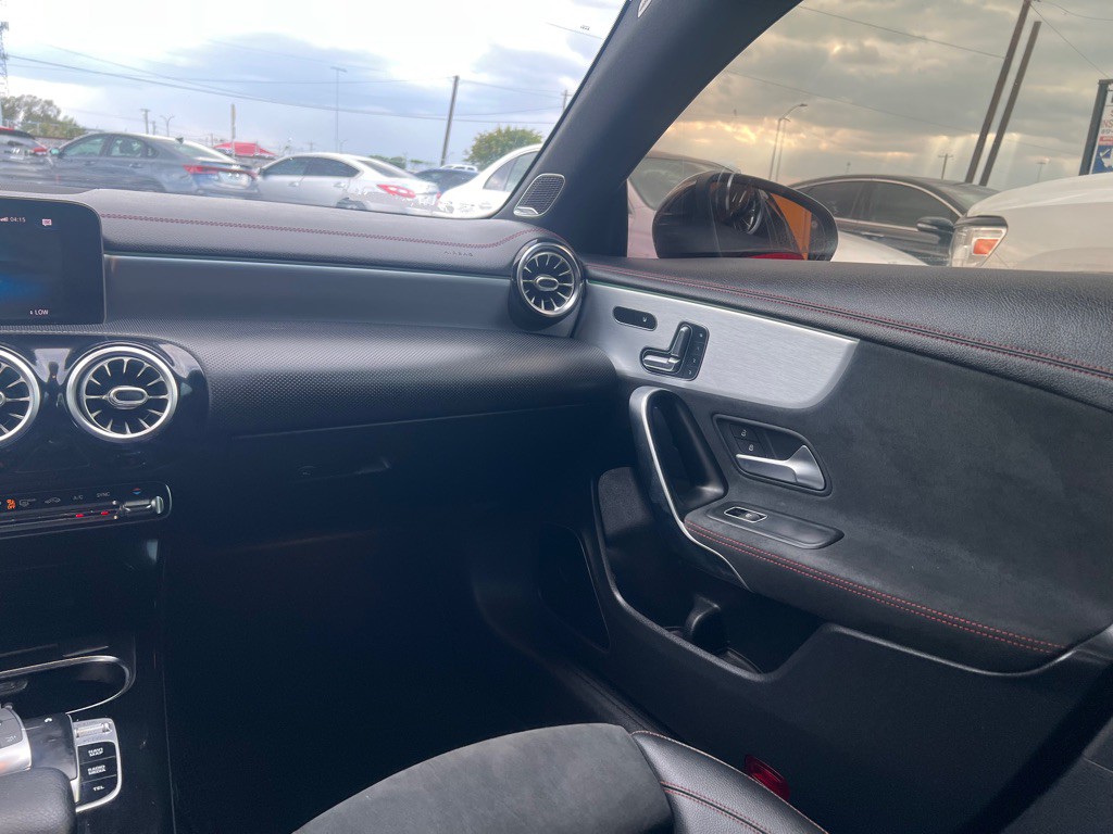 2020 Mercedes-Benz CLA-Class Image 18