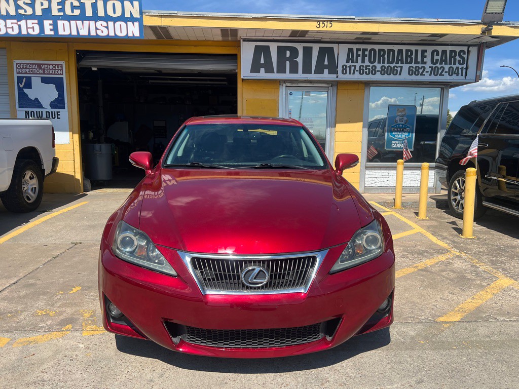 2011 Lexus IS Image 2