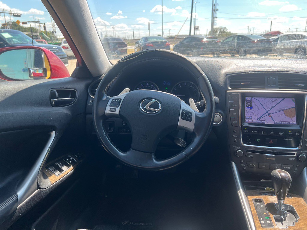 2011 Lexus IS Image 17