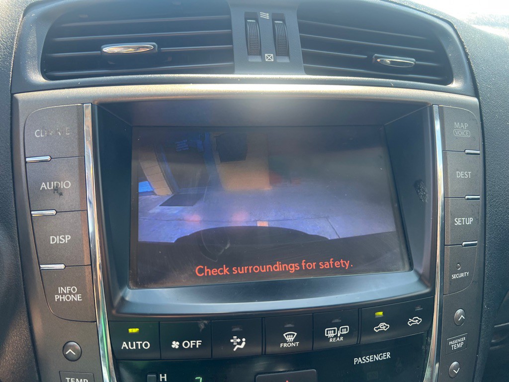 2011 Lexus IS Image 22