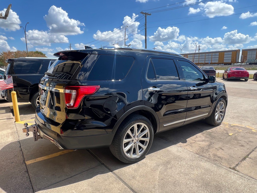 2017 Ford Explorer Image 6