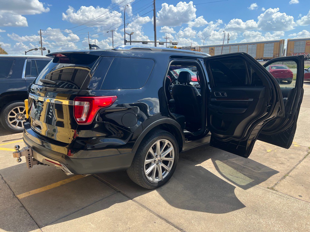 2017 Ford Explorer Image 12