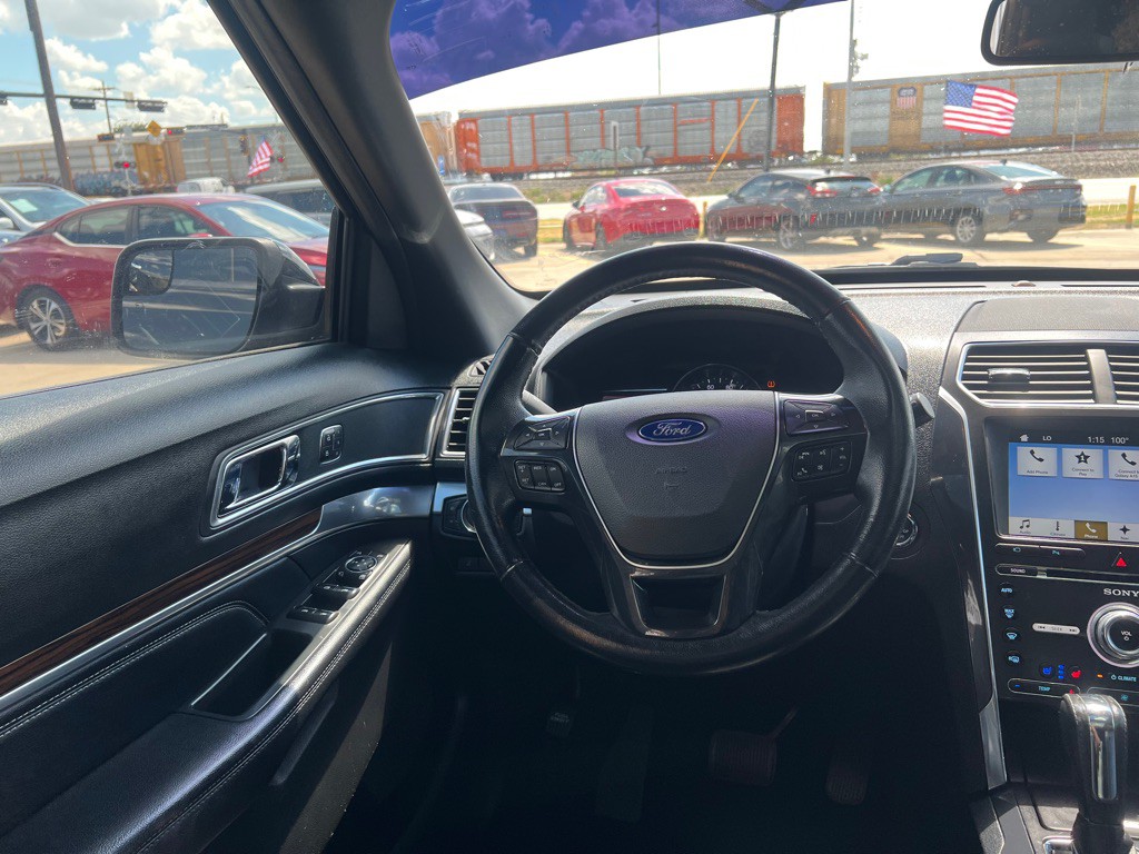 2017 Ford Explorer Image 18