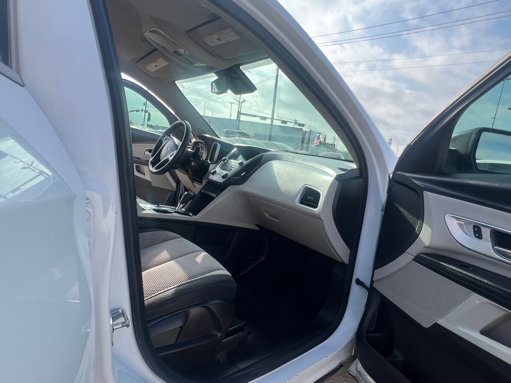 2017 Chevrolet Equinox Image 15