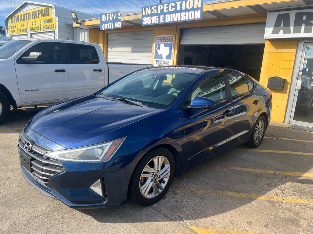 2019 Hyundai Elantra Image 3