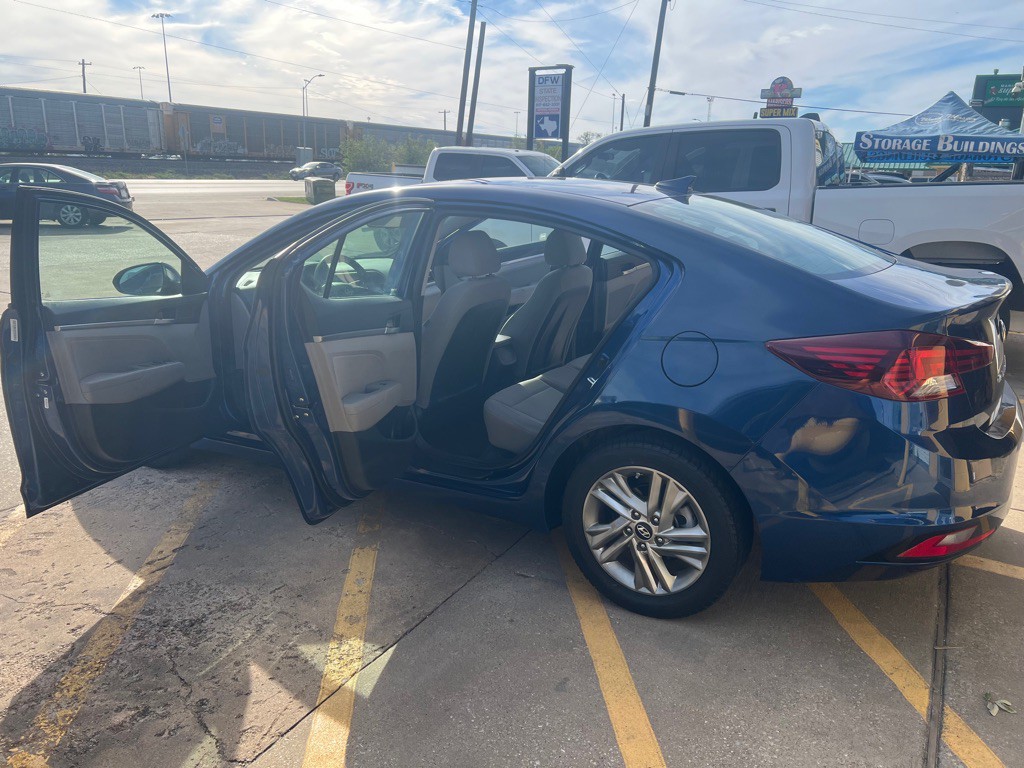 2019 Hyundai Elantra Image 10