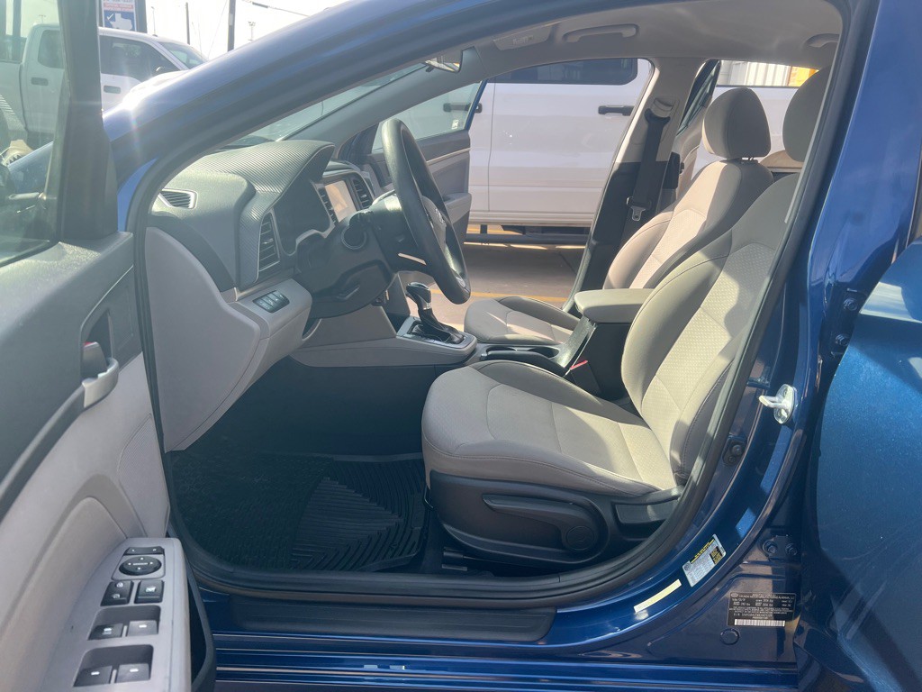 2019 Hyundai Elantra Image 12
