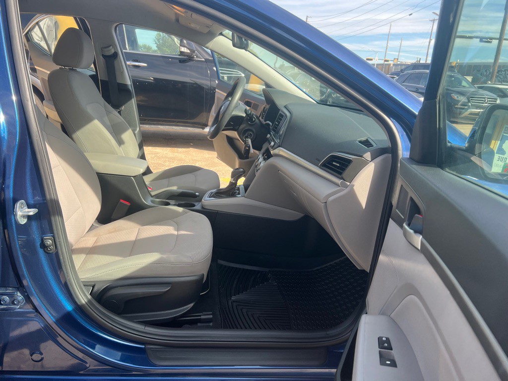 2019 Hyundai Elantra Image 14
