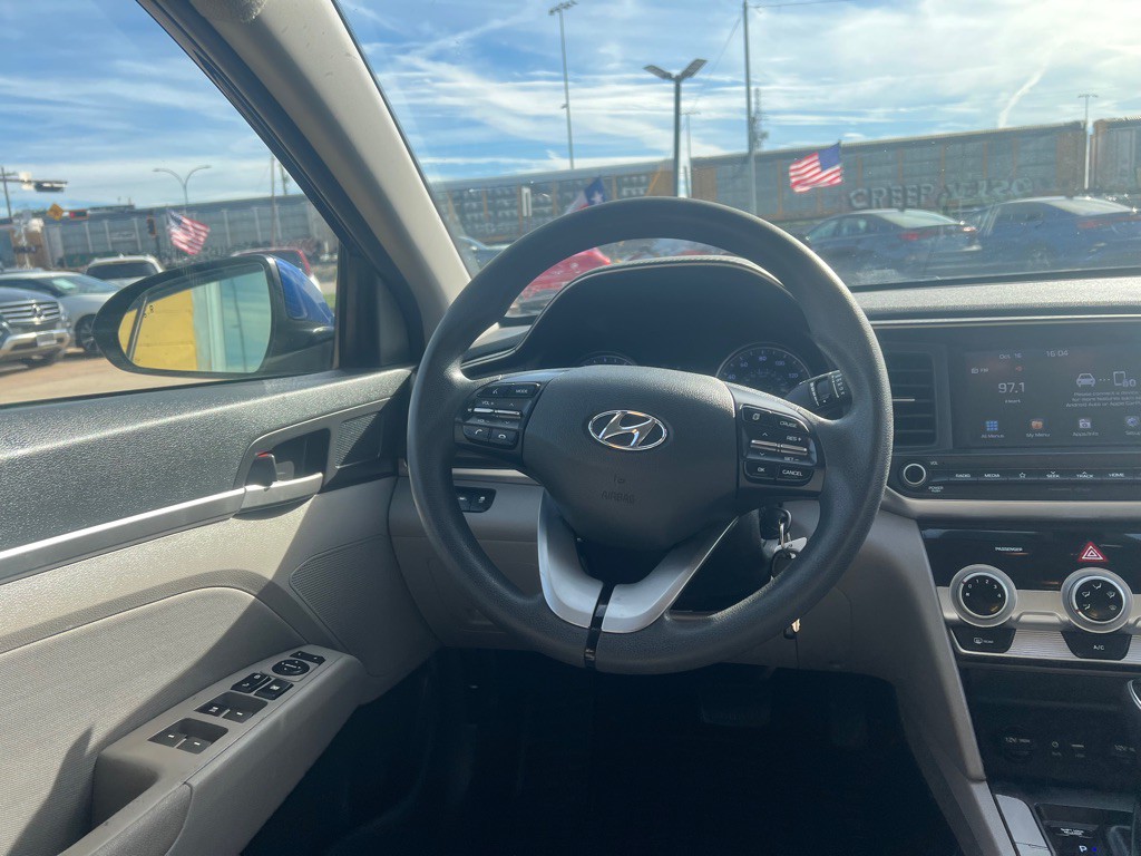 2019 Hyundai Elantra Image 16