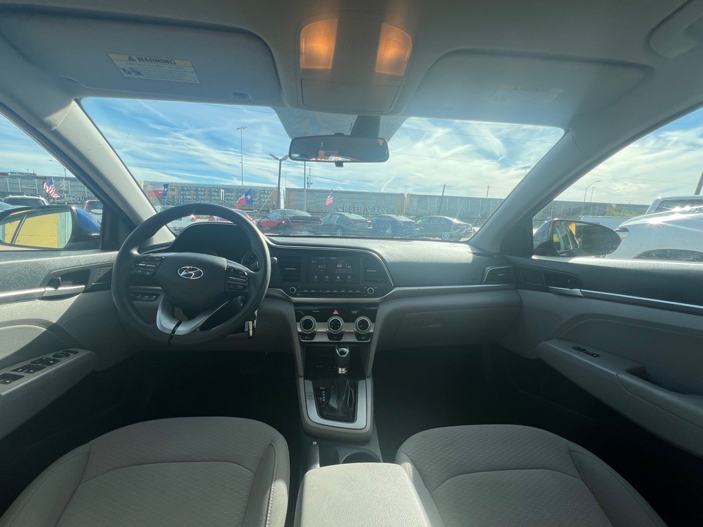 2019 Hyundai Elantra Image 18