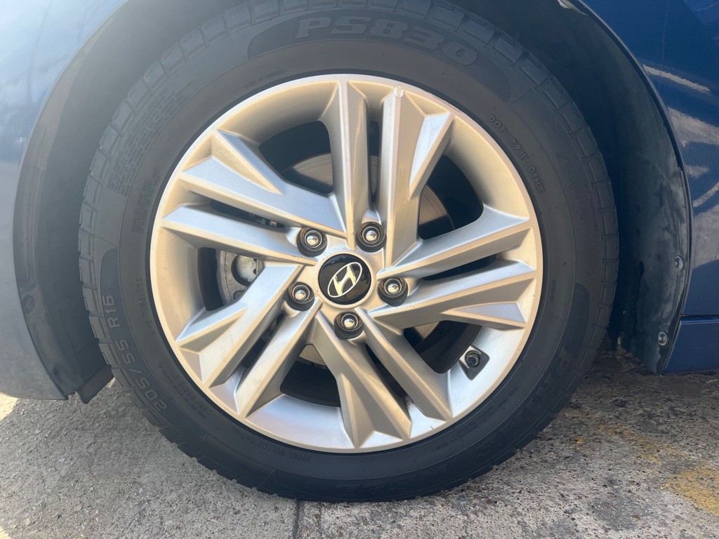 2019 Hyundai Elantra Image 20