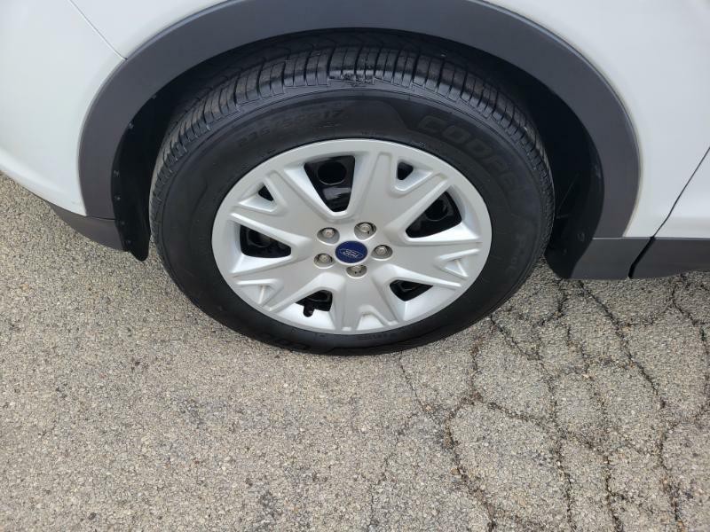 2016 Ford Escape Image 38