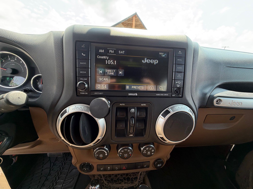 2013 Jeep Wrangler Unlimited Image 8