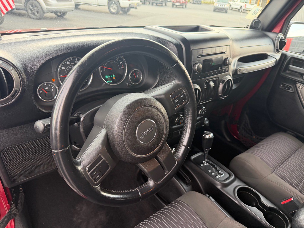2012 Jeep Wrangler Image 7