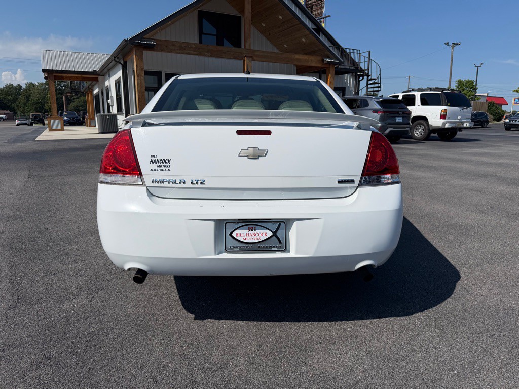 2011 Chevrolet Impala Image 3