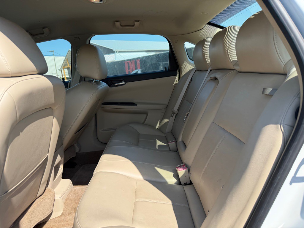 2011 Chevrolet Impala Image 6