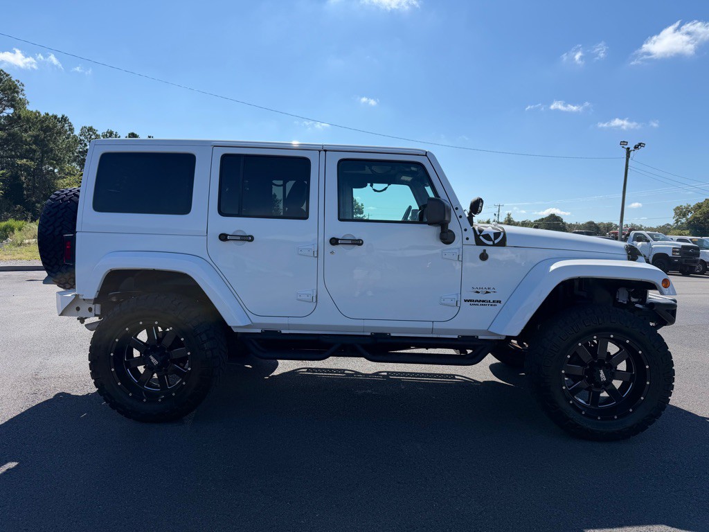 2017 Jeep Wrangler Unlimited Image 2