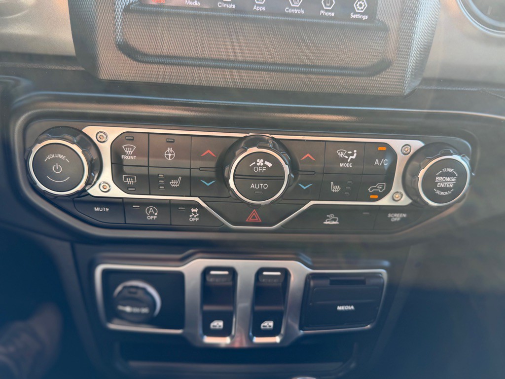 2022 Jeep Wrangler Image 9
