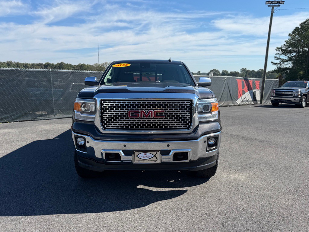 2015 GMC Sierra Image 2