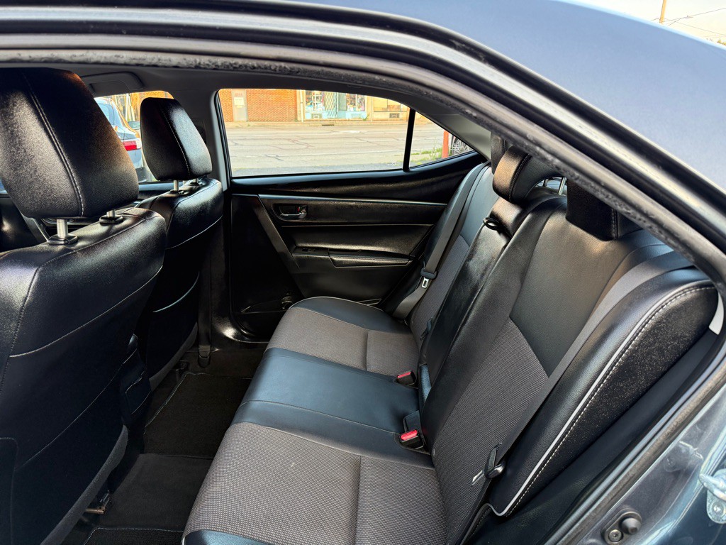 2016 Toyota Corolla Image 11