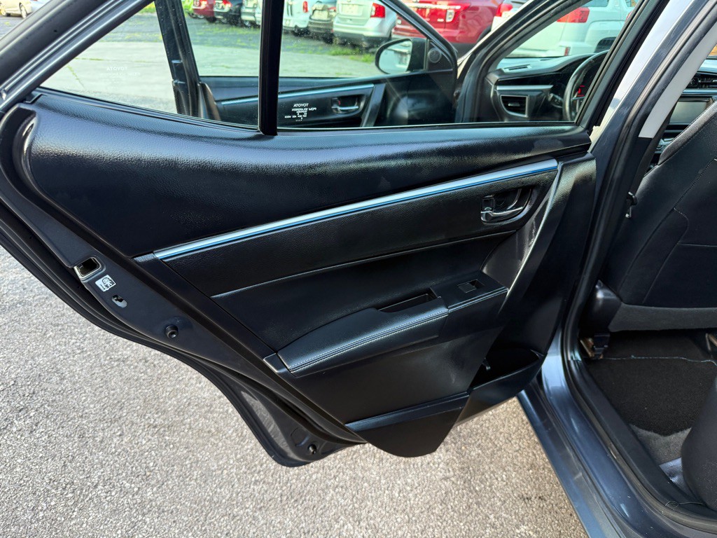 2016 Toyota Corolla Image 12