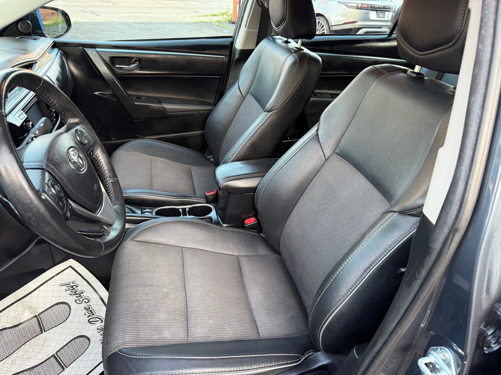 2016 Toyota Corolla Image 13