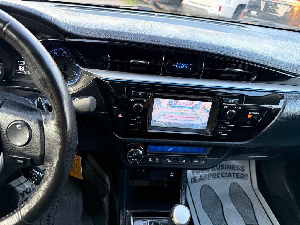 2016 Toyota Corolla Image 16