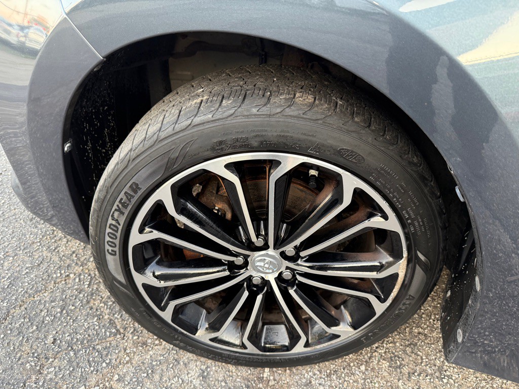 2016 Toyota Corolla Image 18