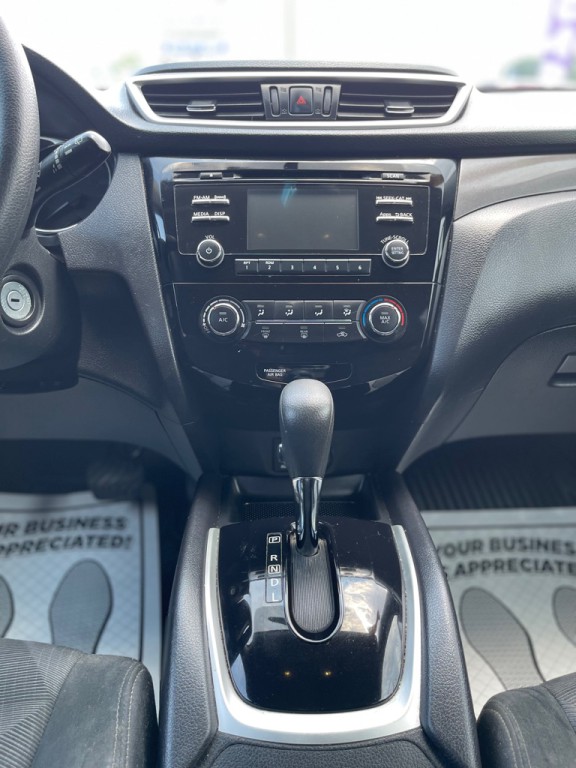 2015 Nissan Rogue Image 14