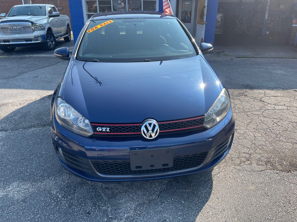 2011 Volkswagen GTI Image 1