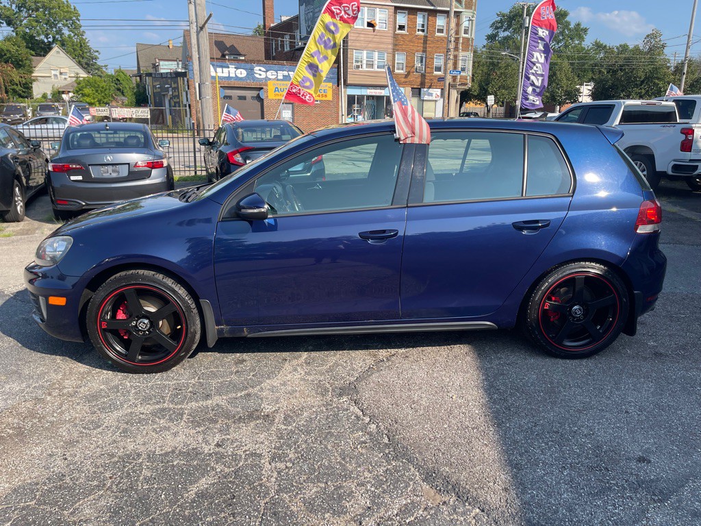 2011 Volkswagen GTI Image 3