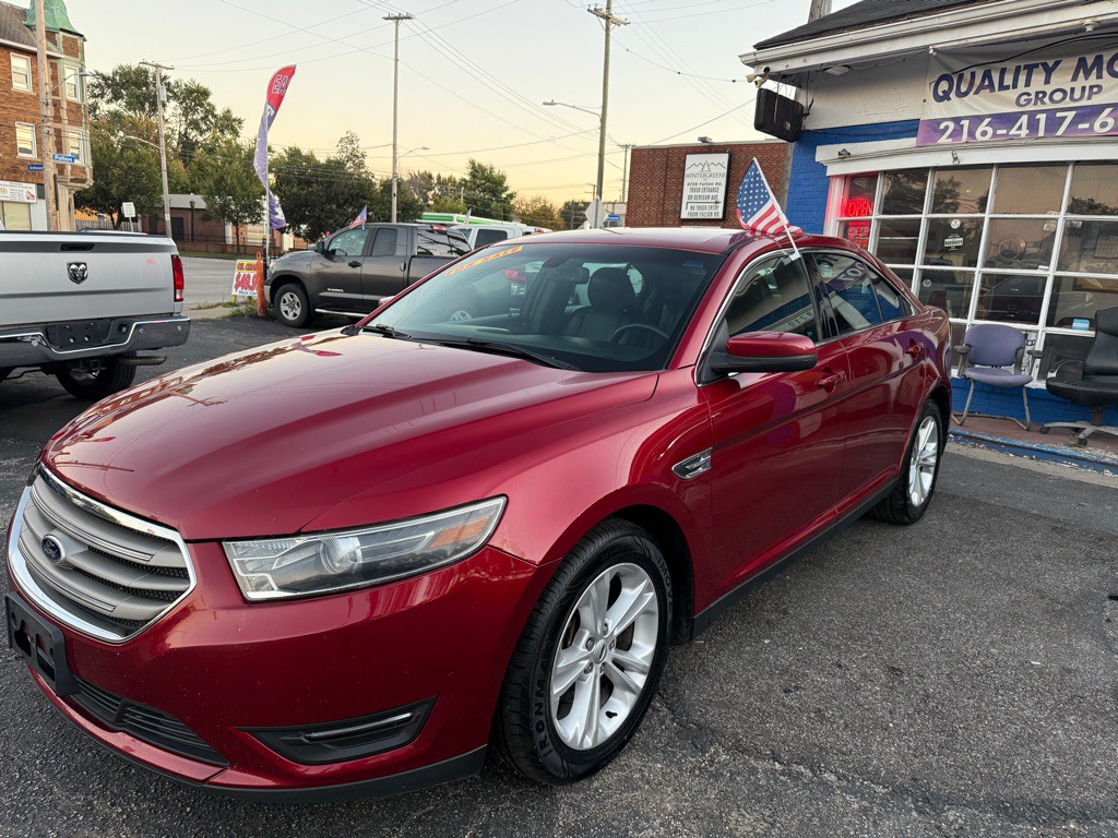 2015 Ford Taurus Image 2