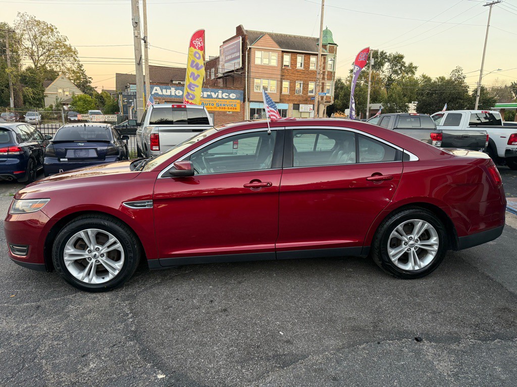 2015 Ford Taurus Image 3