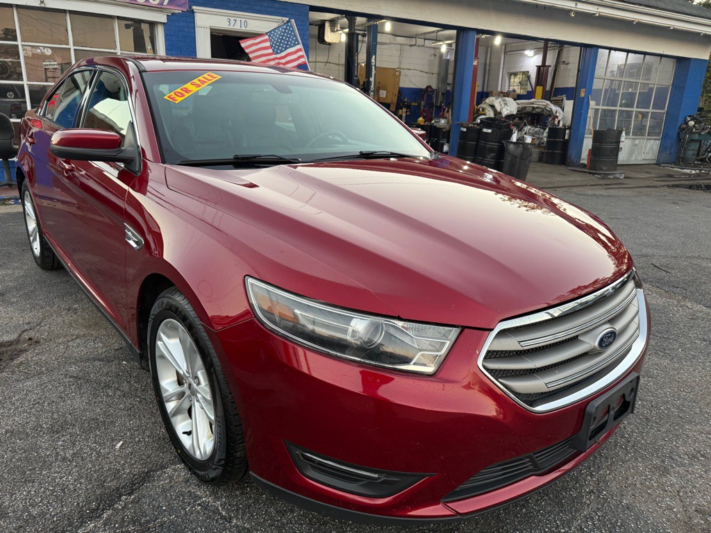 2015 Ford Taurus Image 8