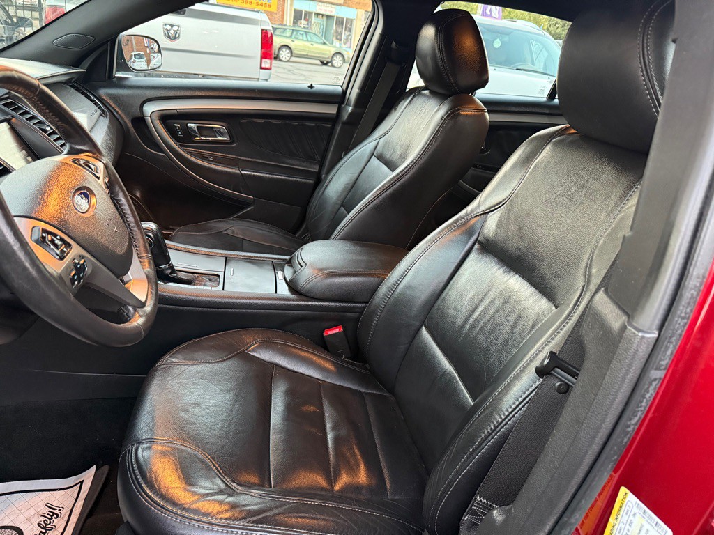 2015 Ford Taurus Image 9