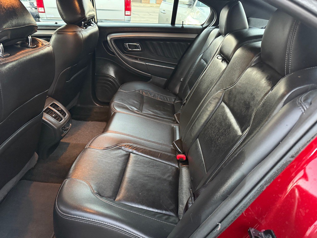 2015 Ford Taurus Image 11