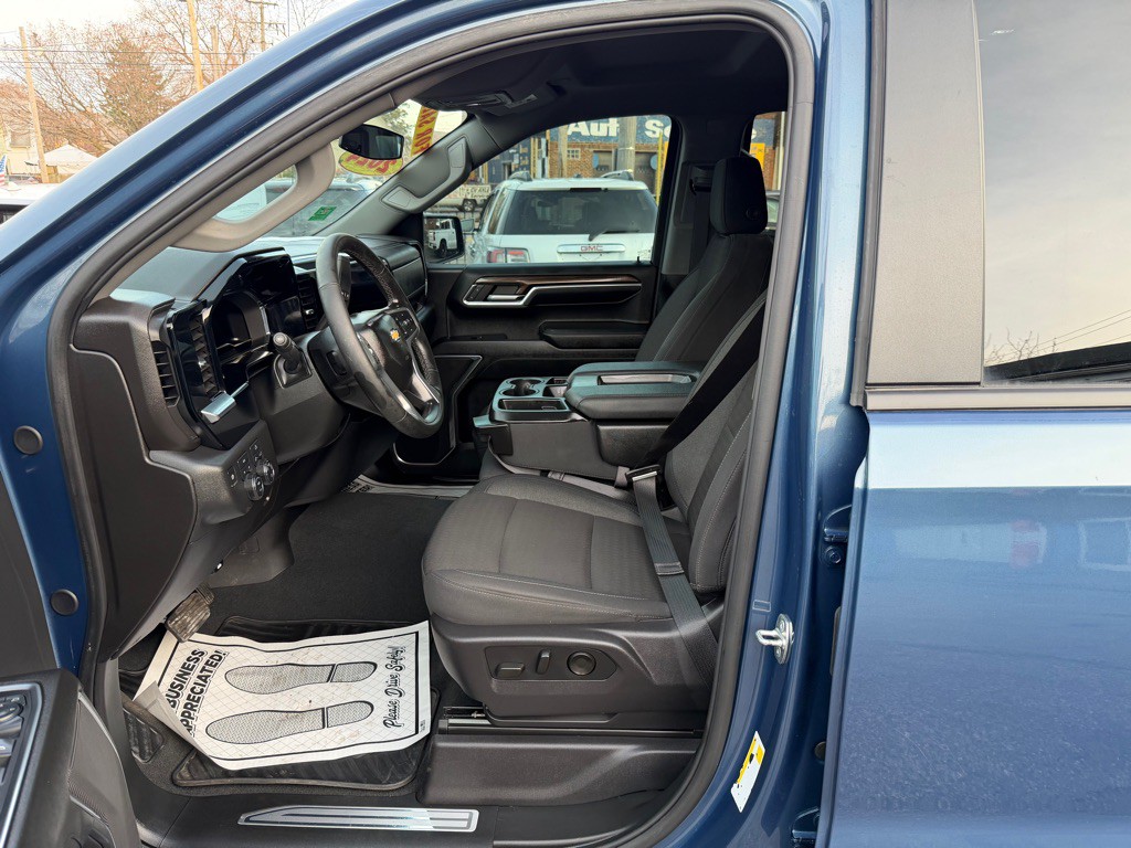2024 Chevrolet Silverado 1500 Image 11